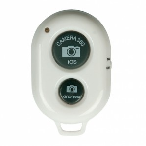 Кнопка для селфи RITMIX RMH-020BTH Selfie white Bluetooth-кнопка работает с устройствами под управлением  Android, iOs.Радиус действия до 10 метров,батарейка CR-2032 в комплекте.имеется специальное крепление для шнурка фото №7116